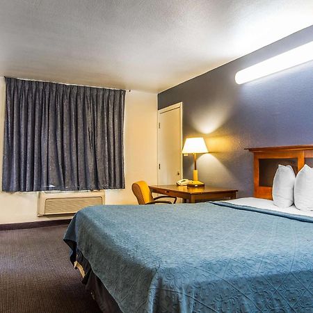 Rodeway Inn Оубърн Екстериор снимка
