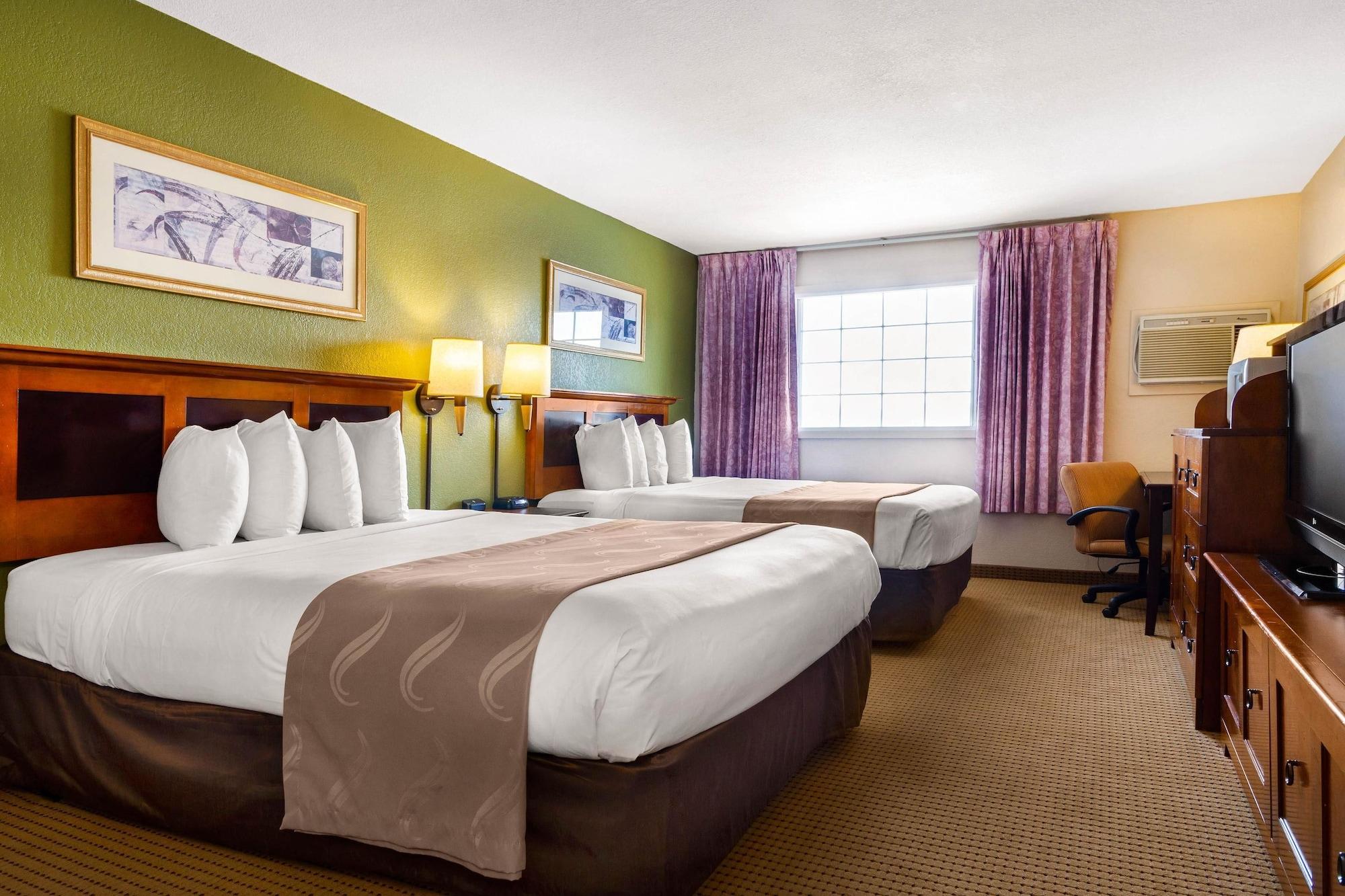 Rodeway Inn Оубърн Екстериор снимка