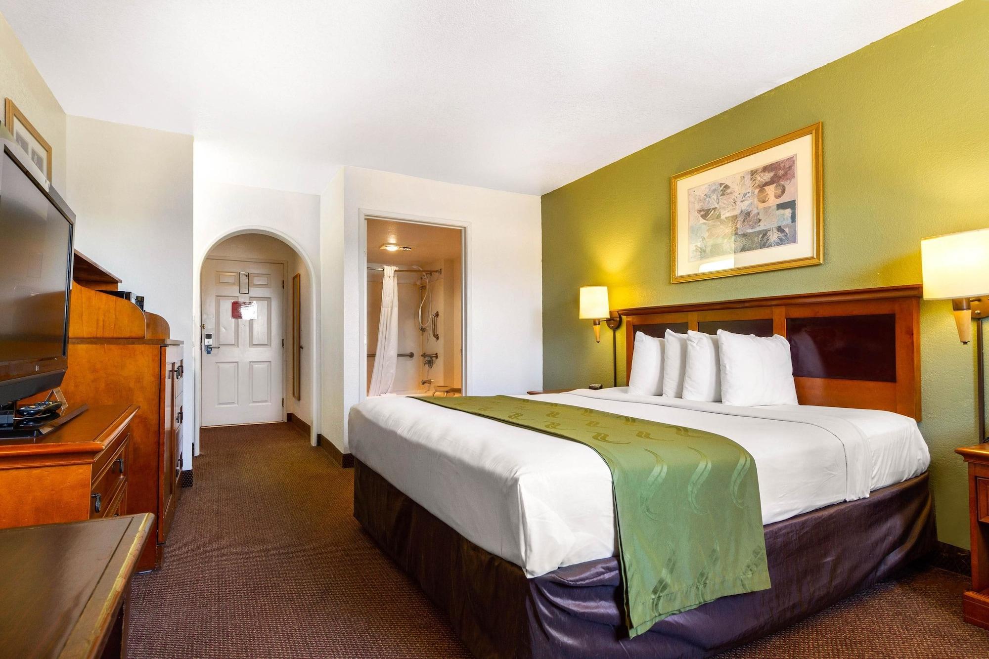 Rodeway Inn Оубърн Екстериор снимка
