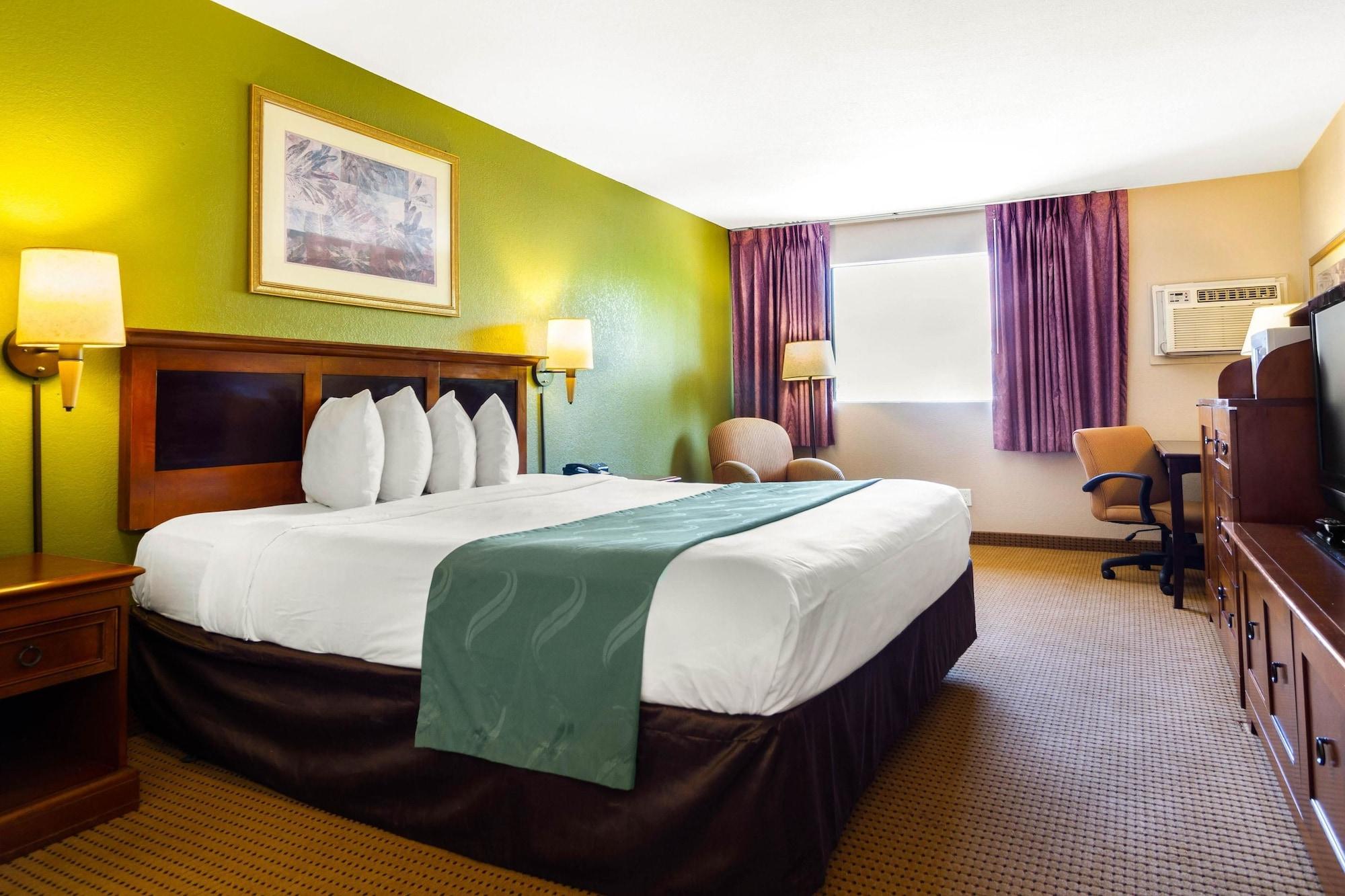 Rodeway Inn Оубърн Екстериор снимка