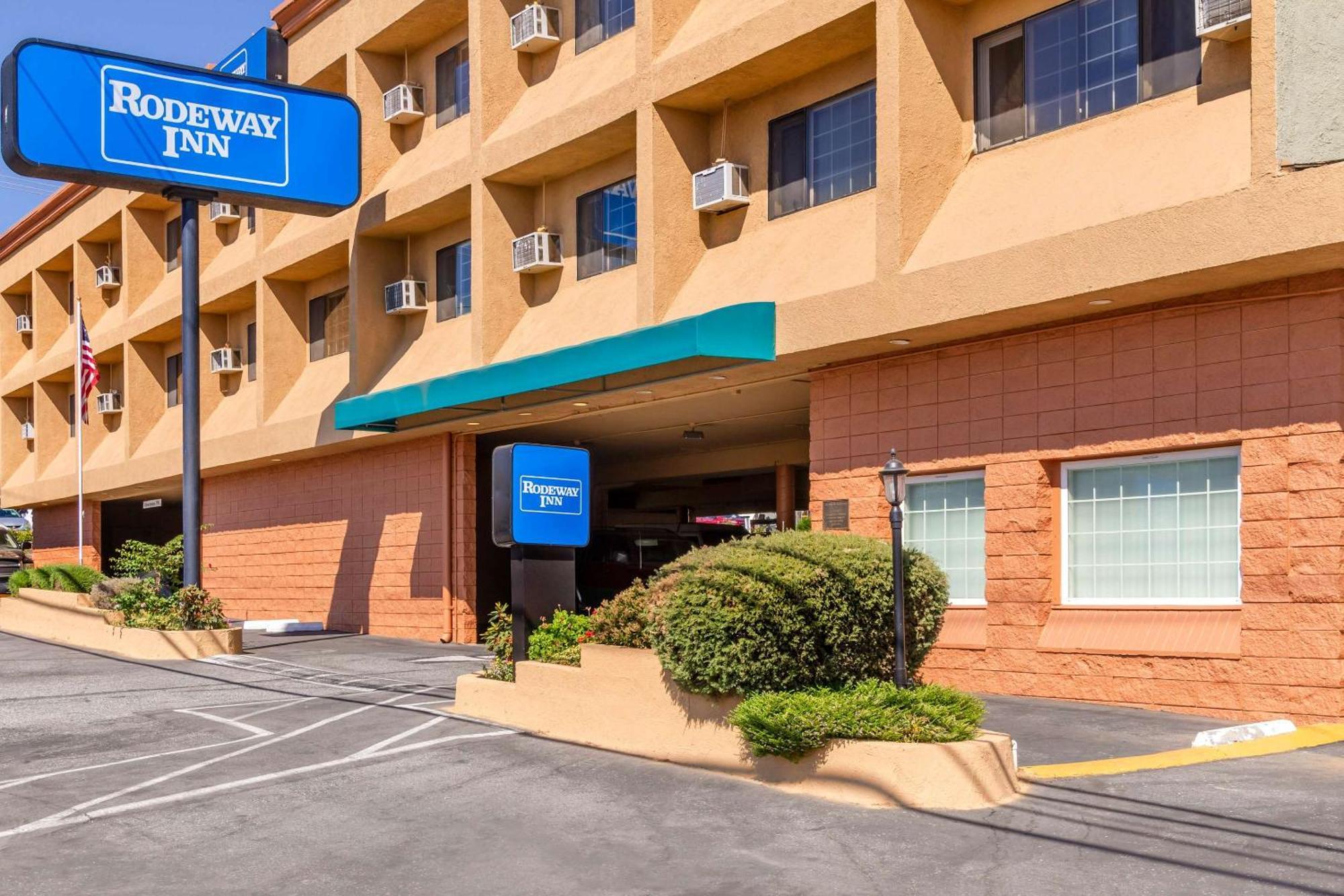 Rodeway Inn Оубърн Екстериор снимка