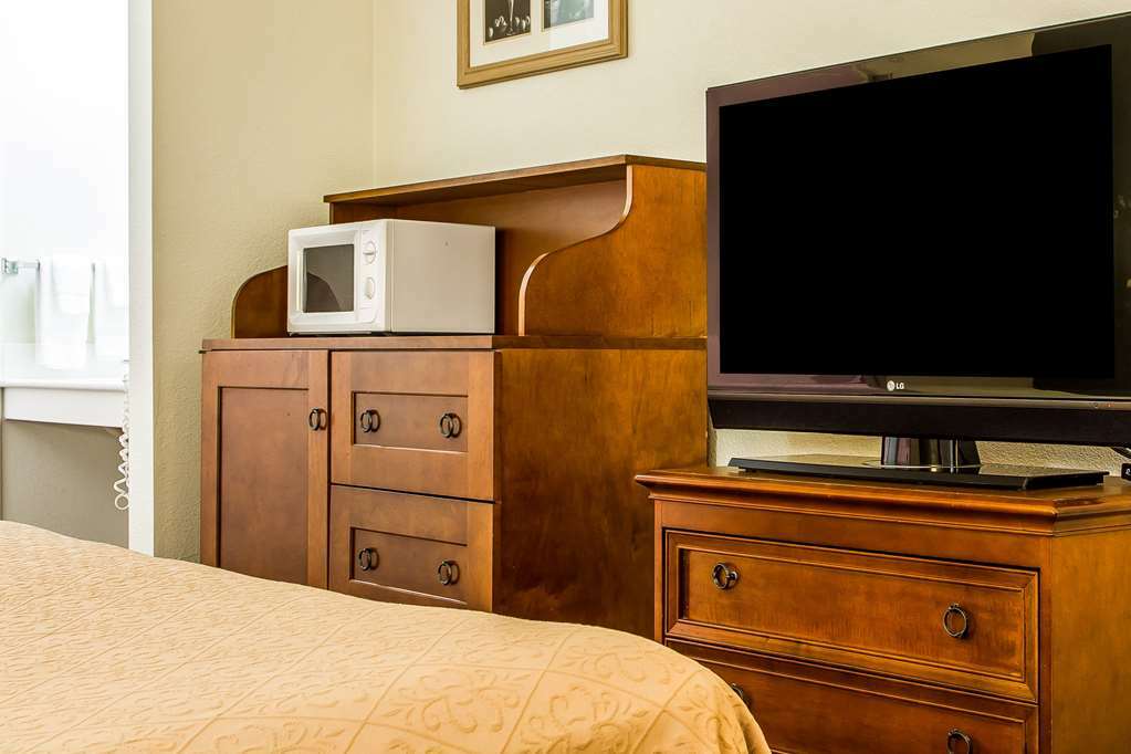 Rodeway Inn Оубърн Стая снимка